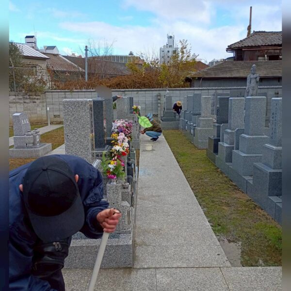 生産活動のご紹介（お寺の清掃）